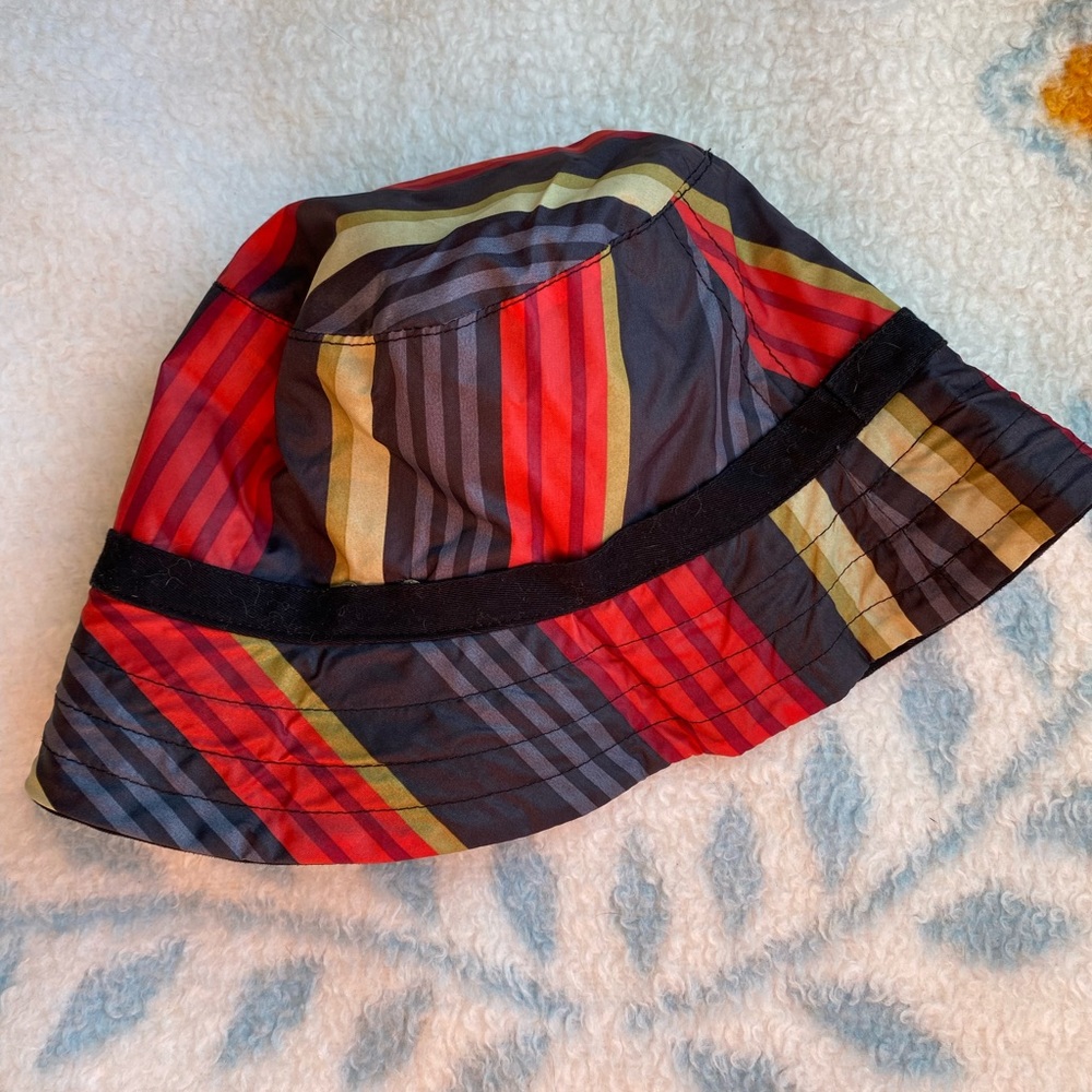Women’s Y2K Stripped Reversible Bucket Hat Size S/M
